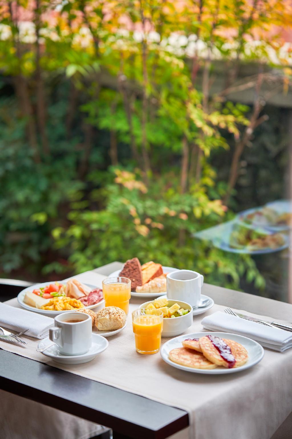 Đồ ăn và thức uống