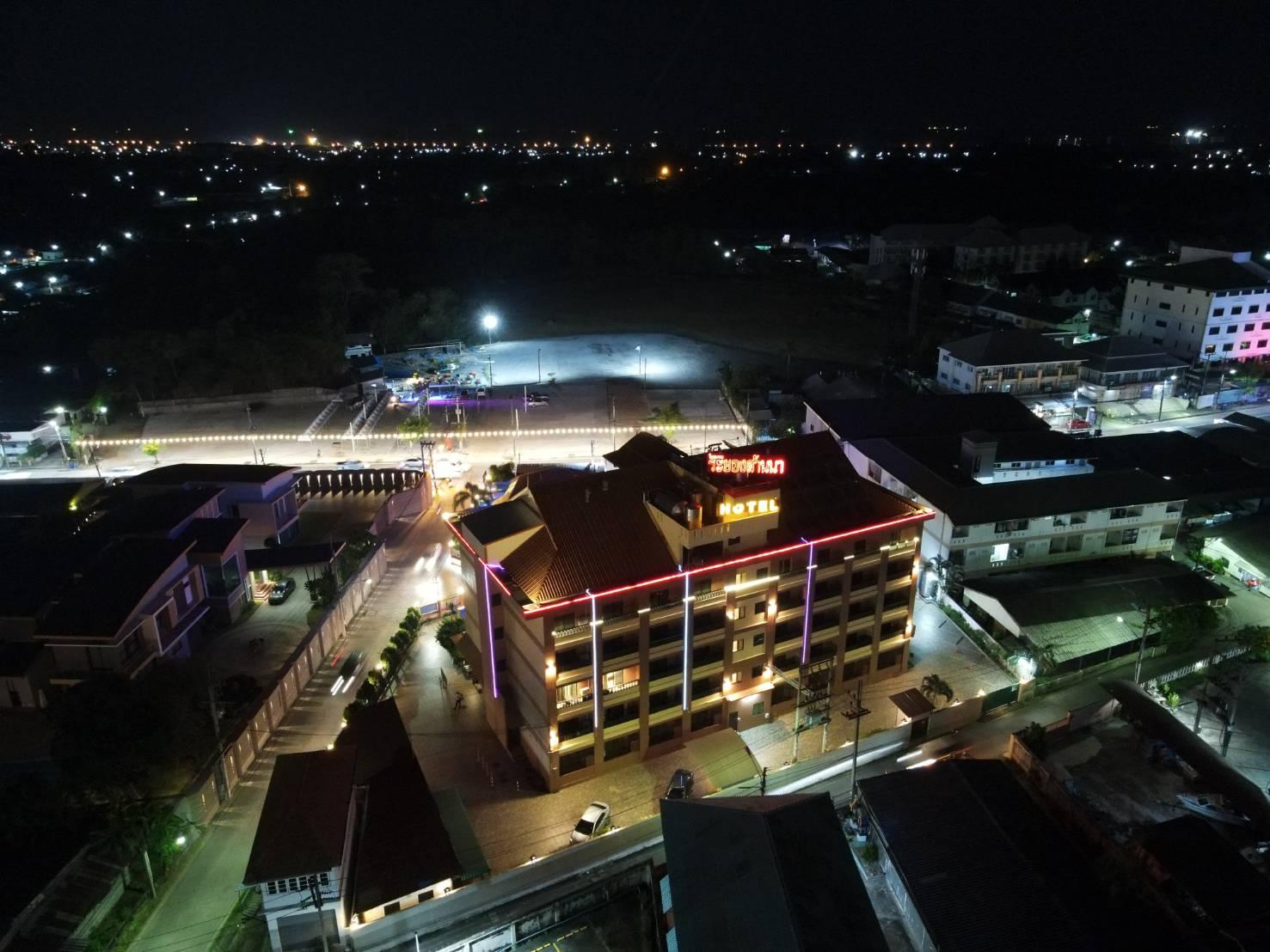 Khu vực xung quanh