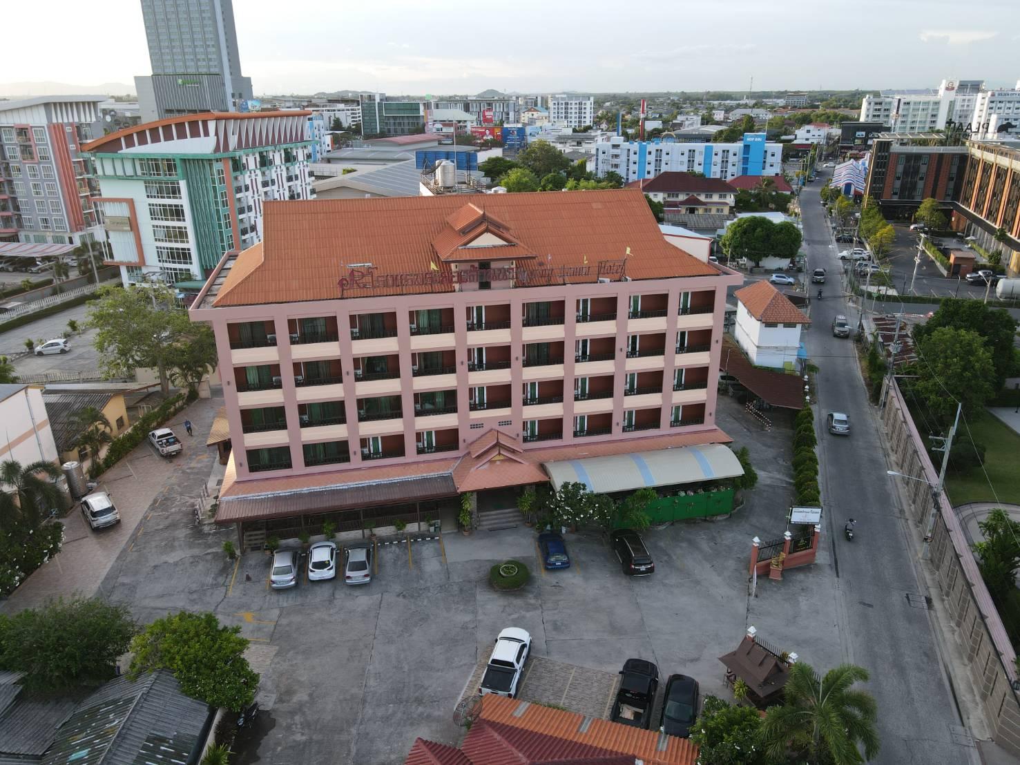 Ngoại cảnh khách sạn