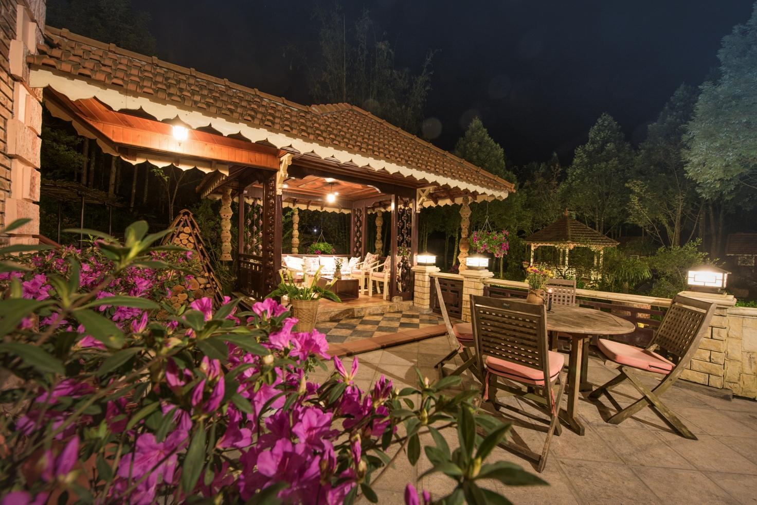 Ngoại cảnh khách sạn