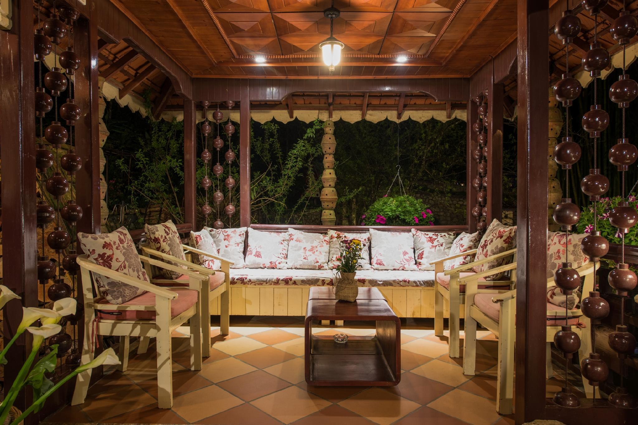 Ngoại cảnh khách sạn