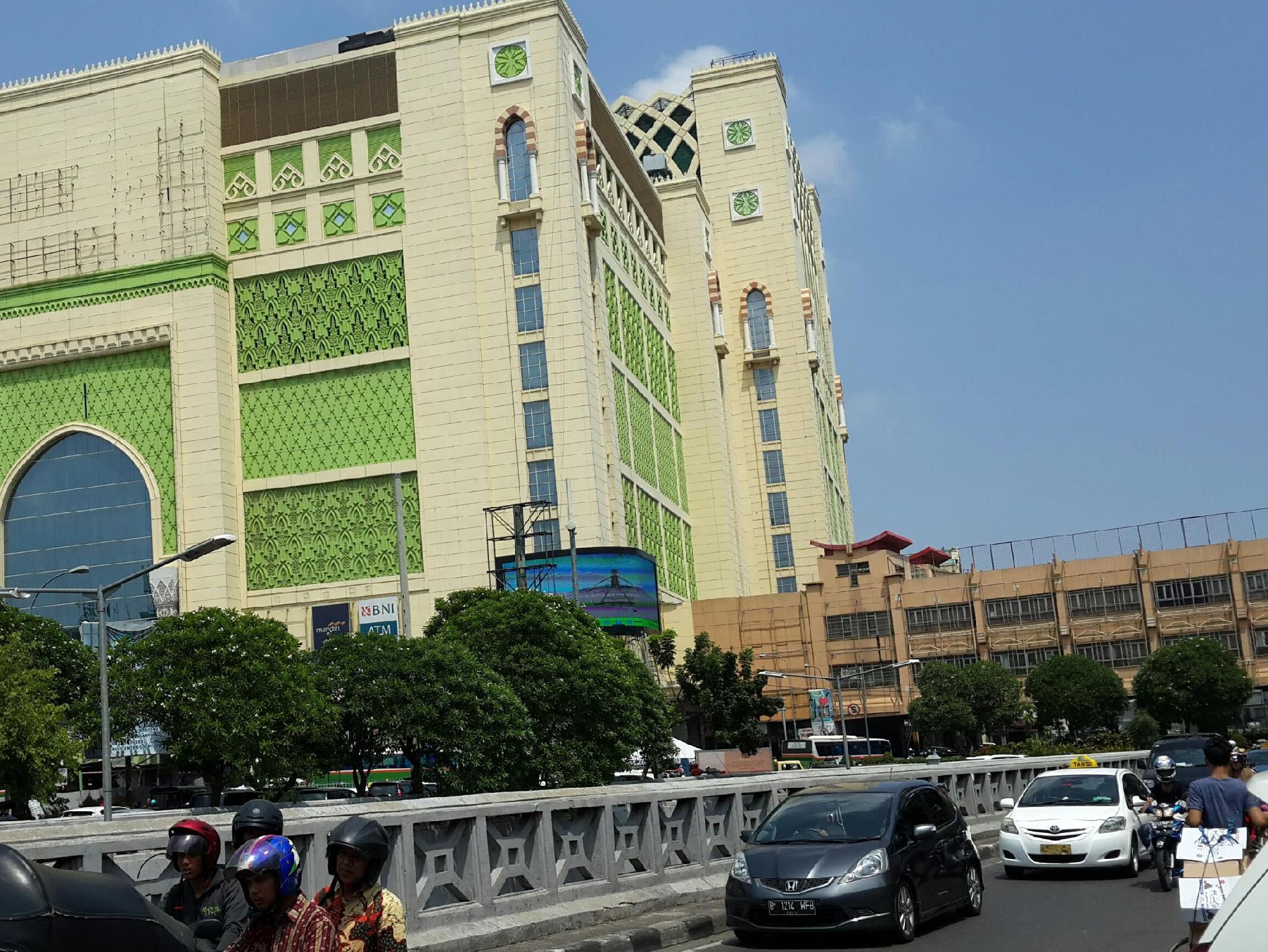 Nơi tham quan gần đây