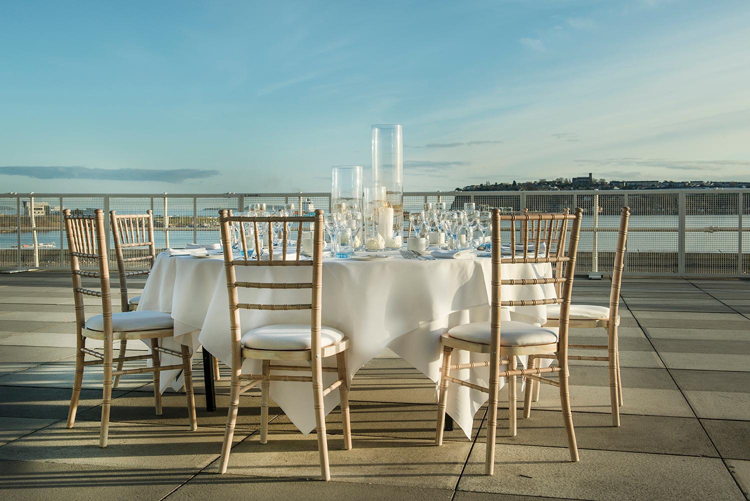 Ngoại cảnh khách sạn