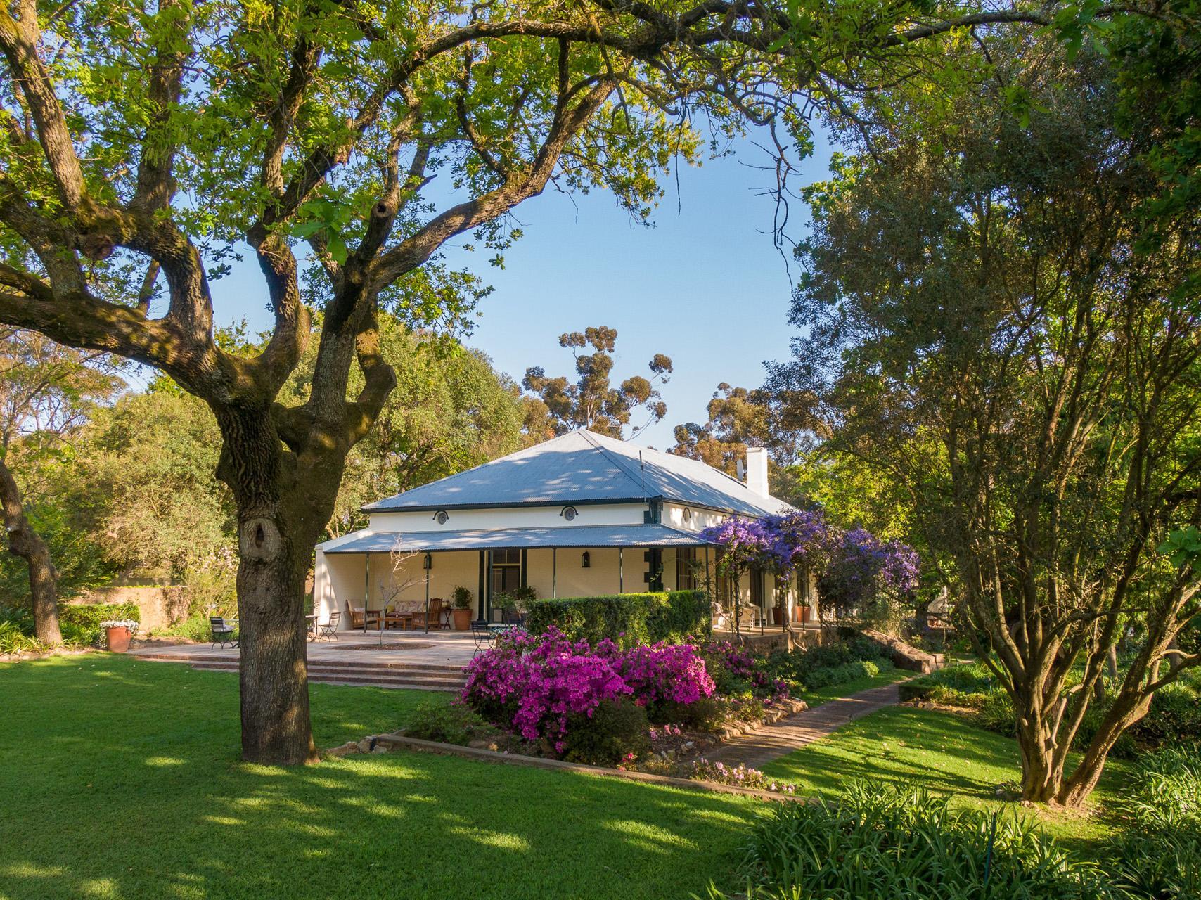 Ngoại cảnh khách sạn