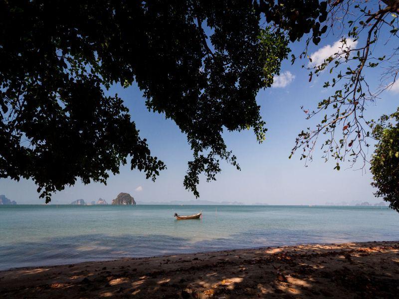 Nơi tham quan gần đây