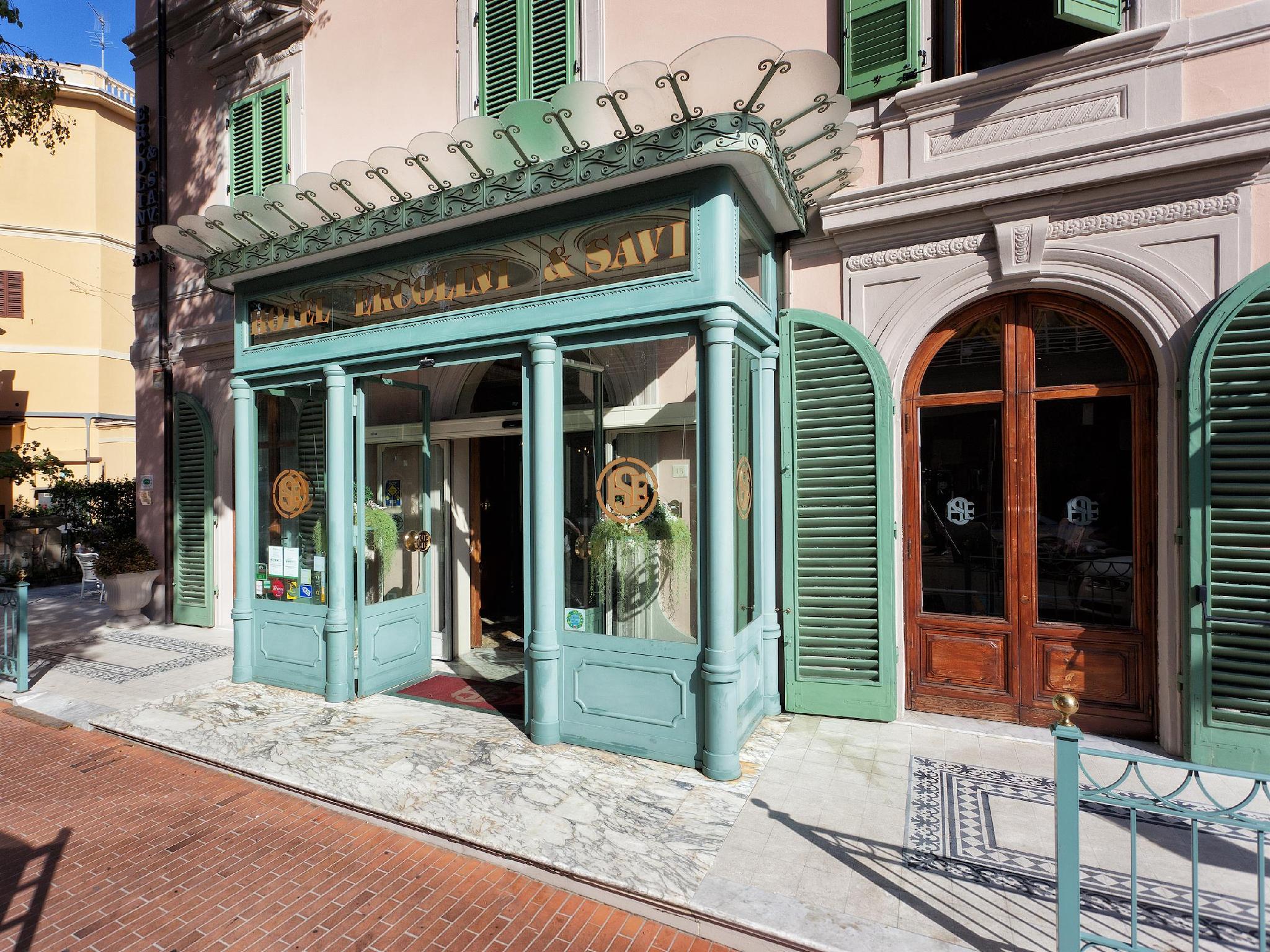 Ngoại cảnh khách sạn