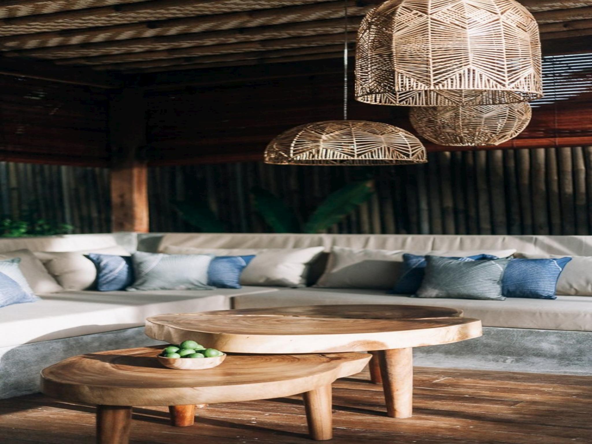 Khu vực xung quanh