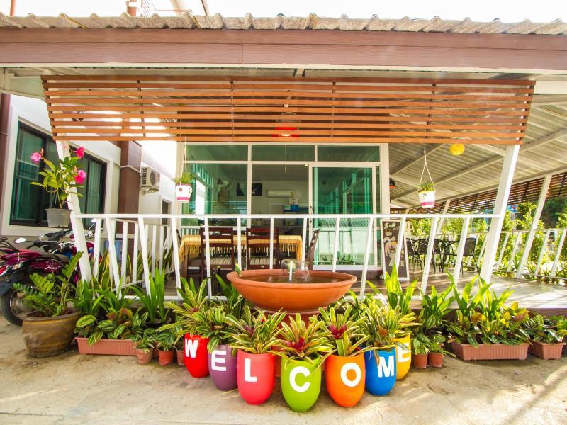 Khu vực xung quanh