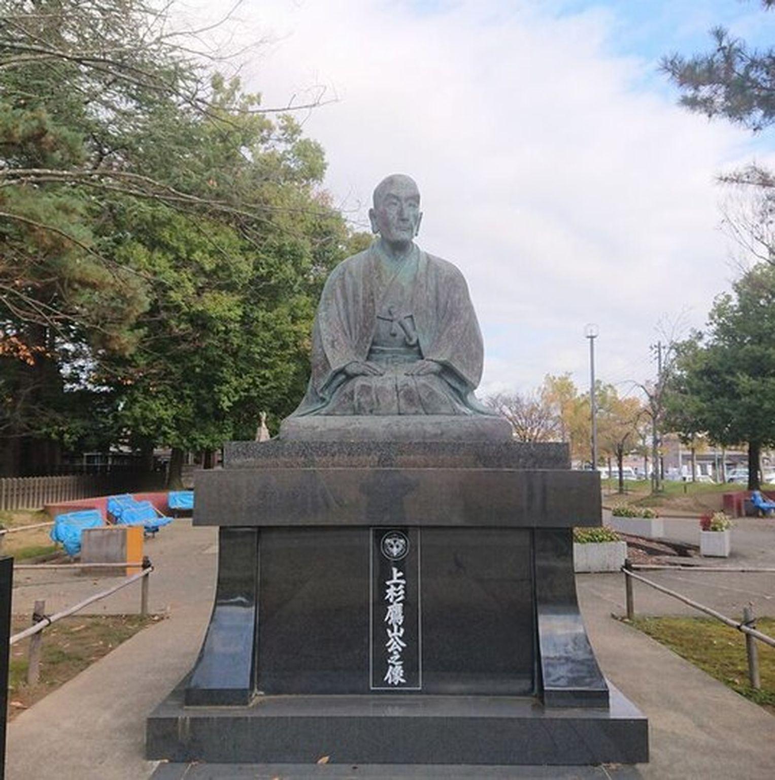 Nơi tham quan gần đây