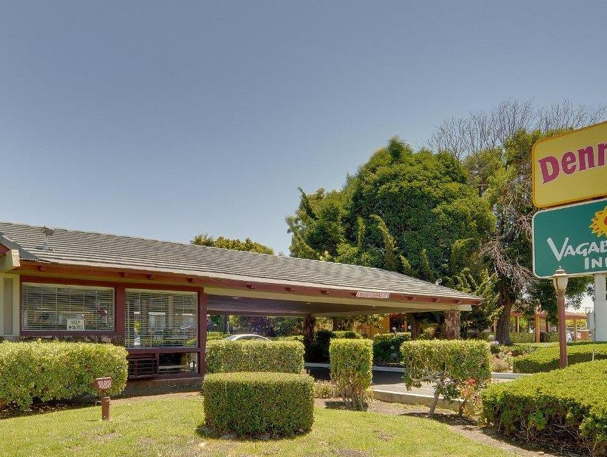 Ngoại cảnh khách sạn