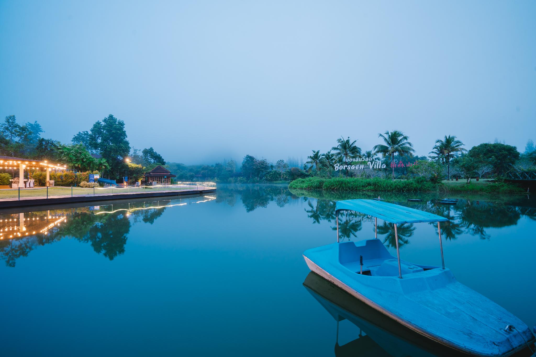 Khu vực xung quanh