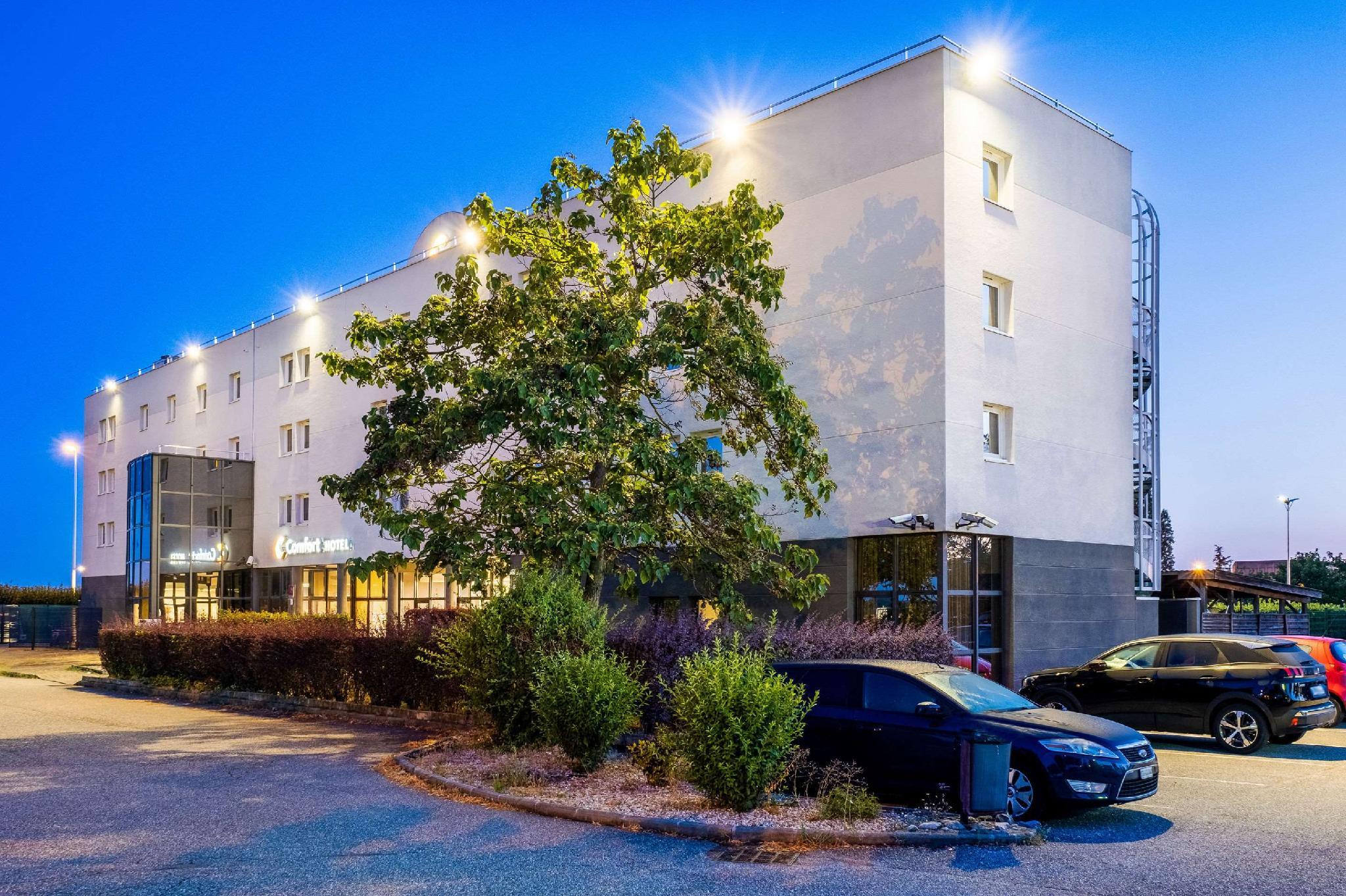 Ngoại cảnh khách sạn