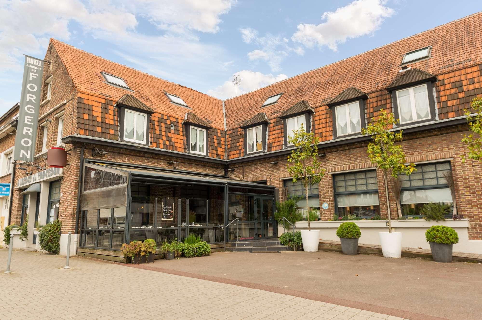 Ngoại cảnh khách sạn