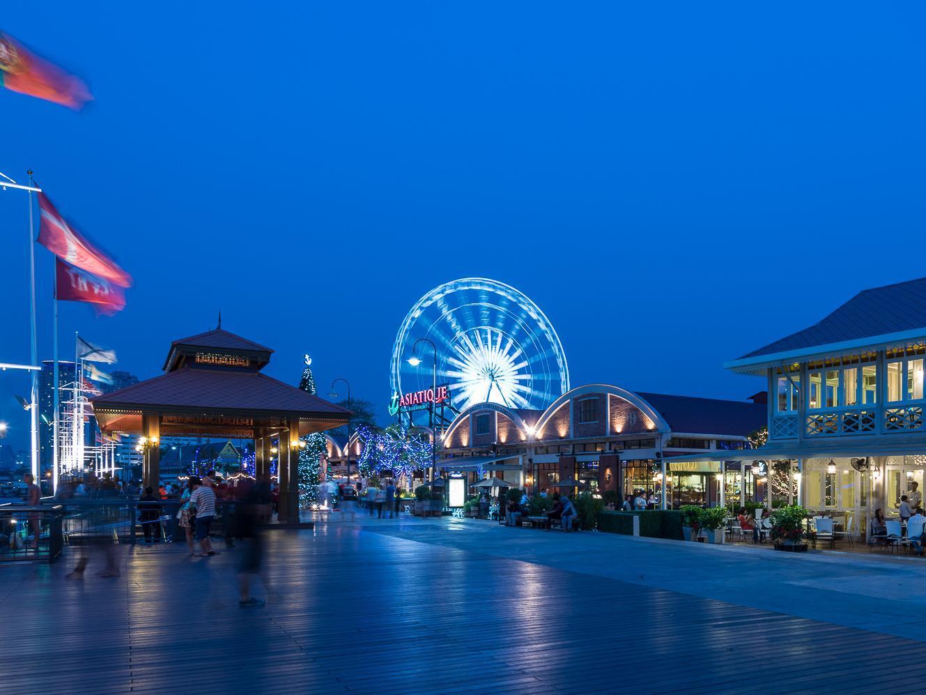 Nơi tham quan gần đây