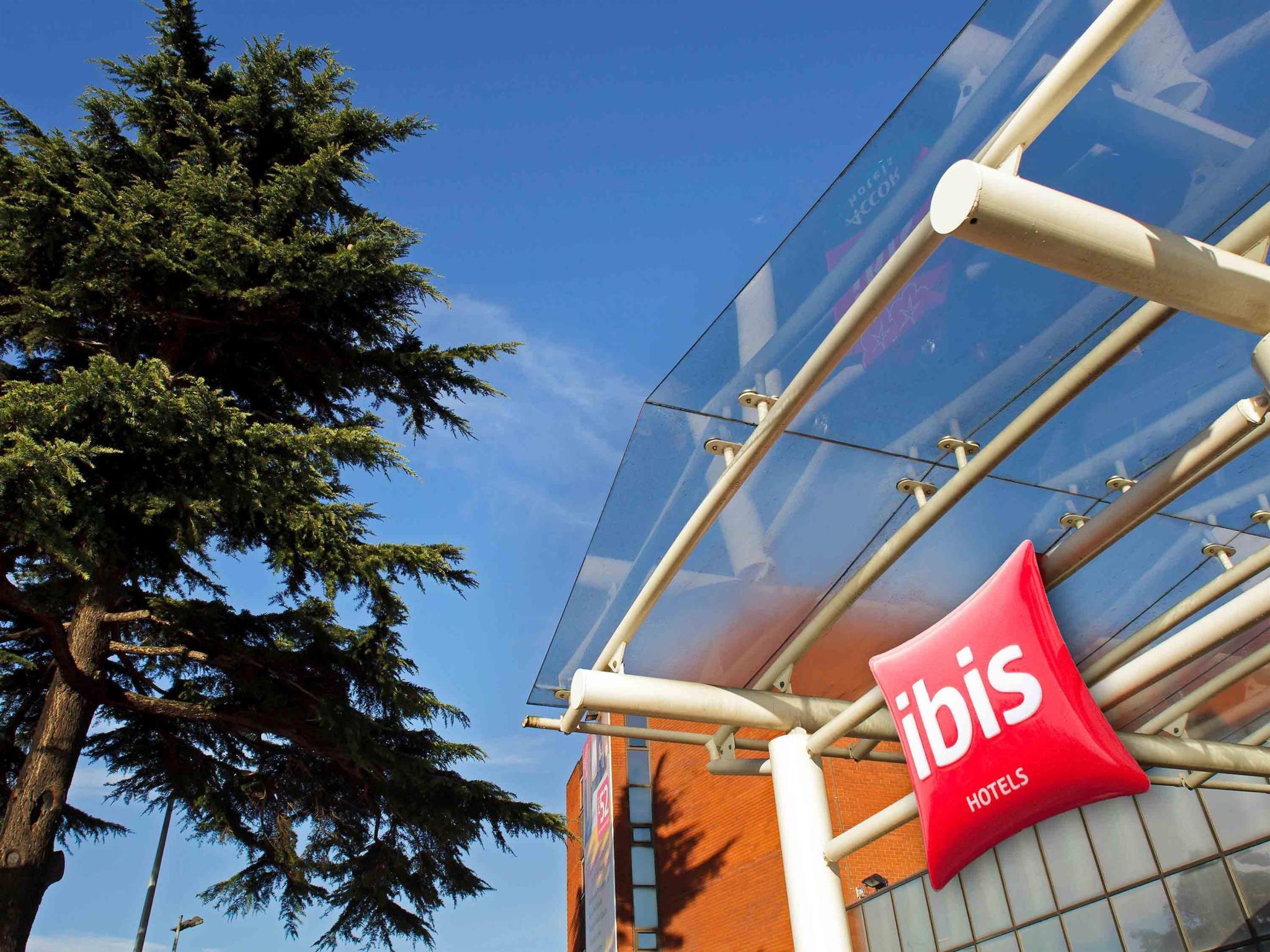 Ngoại cảnh khách sạn