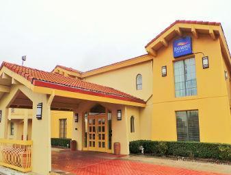 Ngoại cảnh khách sạn