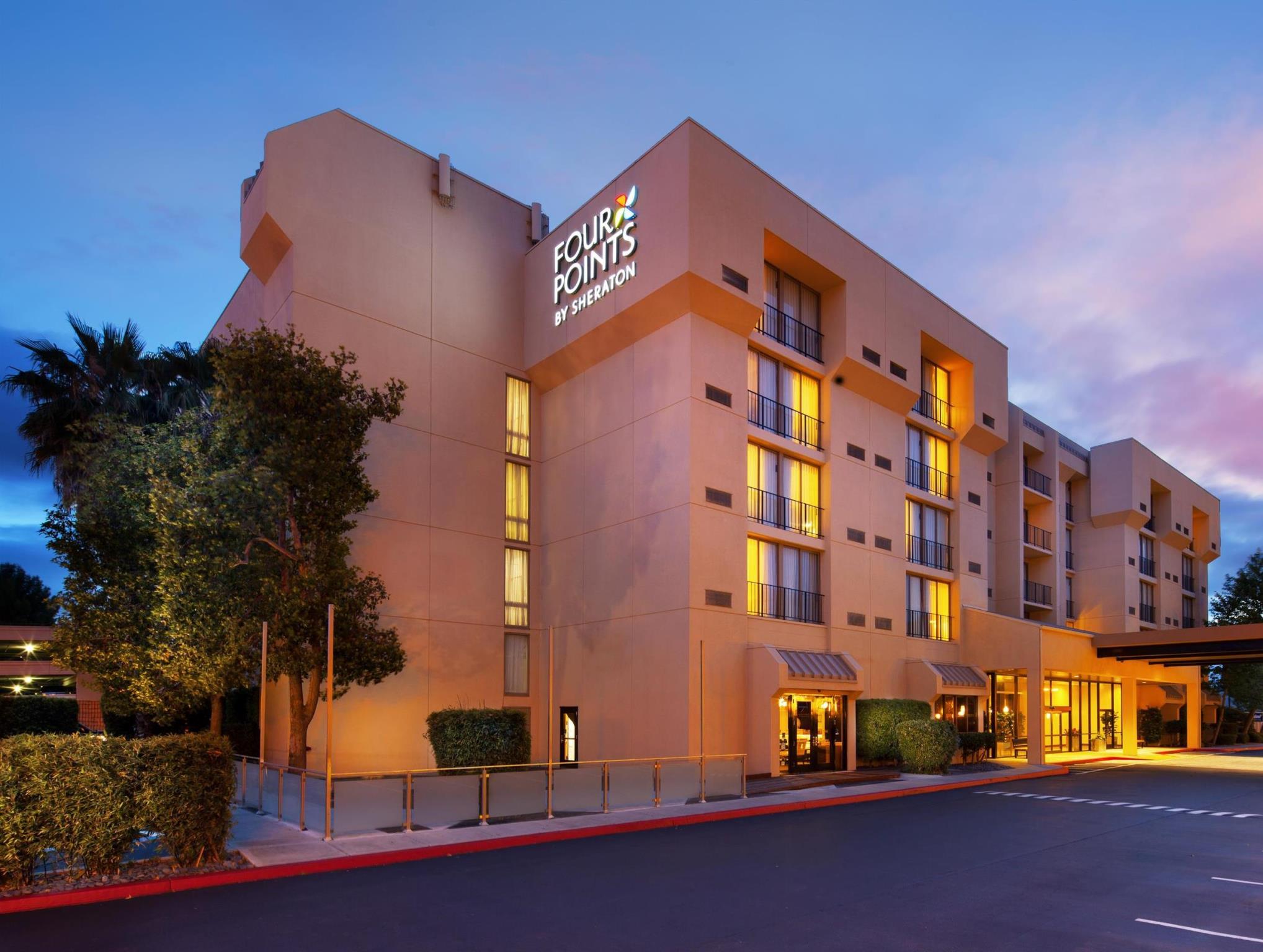 Ngoại cảnh khách sạn