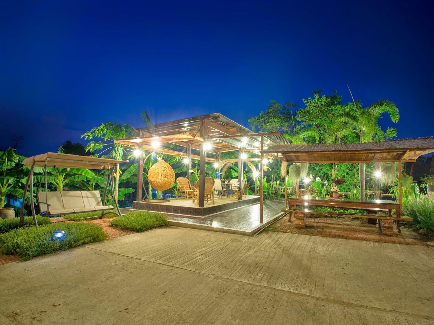 Ngoại cảnh khách sạn