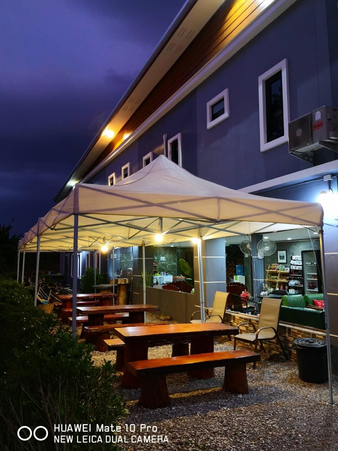 Ngoại cảnh khách sạn