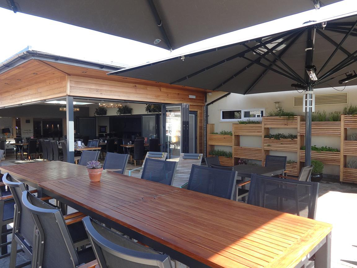 Ngoại cảnh khách sạn