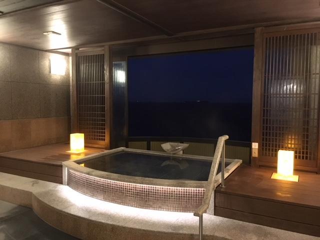 Tắm suối nước nóng