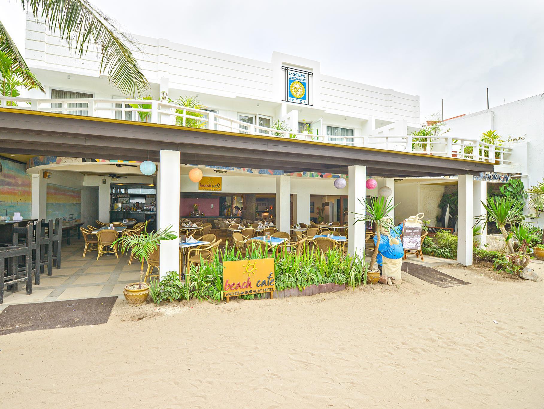 Ngoại cảnh khách sạn