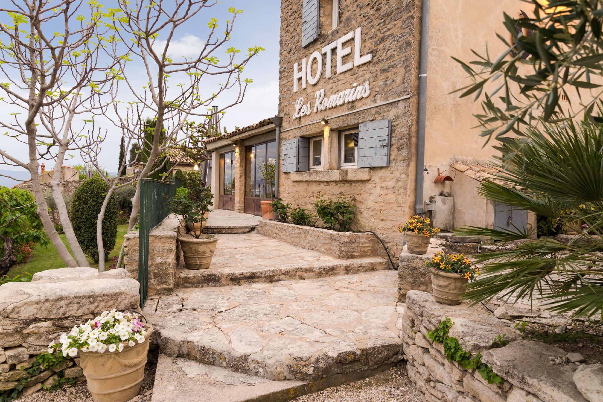 Ngoại cảnh khách sạn