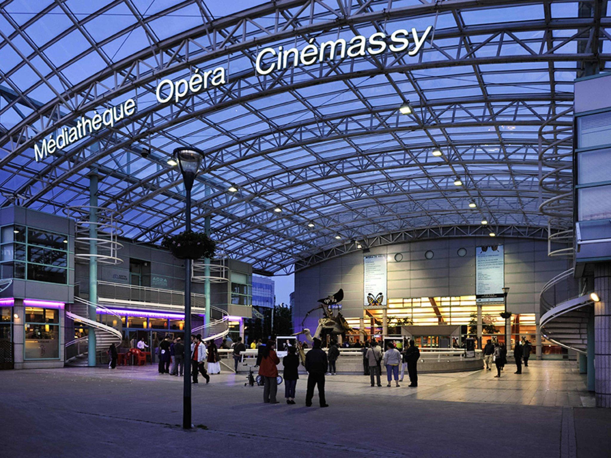 Nơi tham quan gần đây