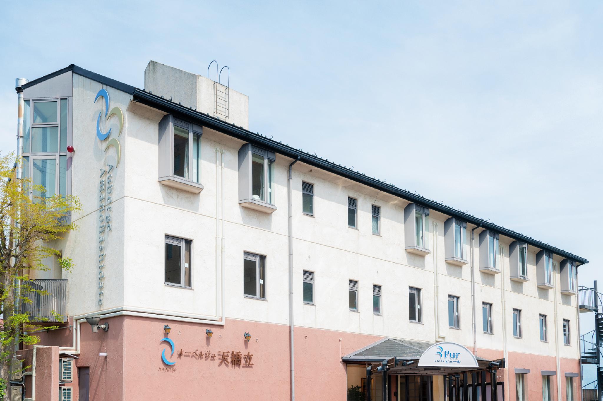 Ngoại cảnh khách sạn