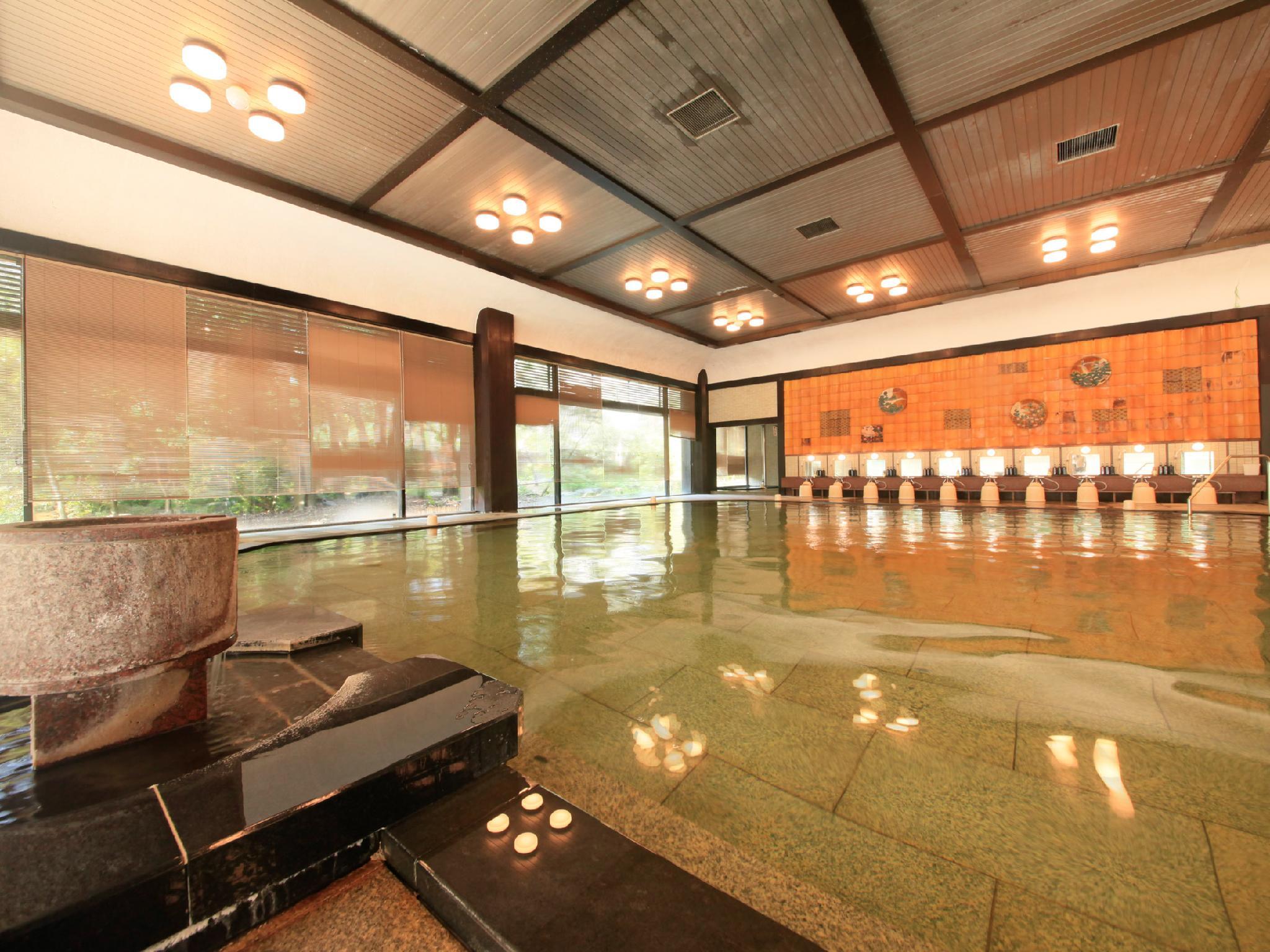 Tắm suối nước nóng