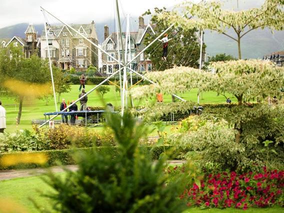 Khu vực xung quanh