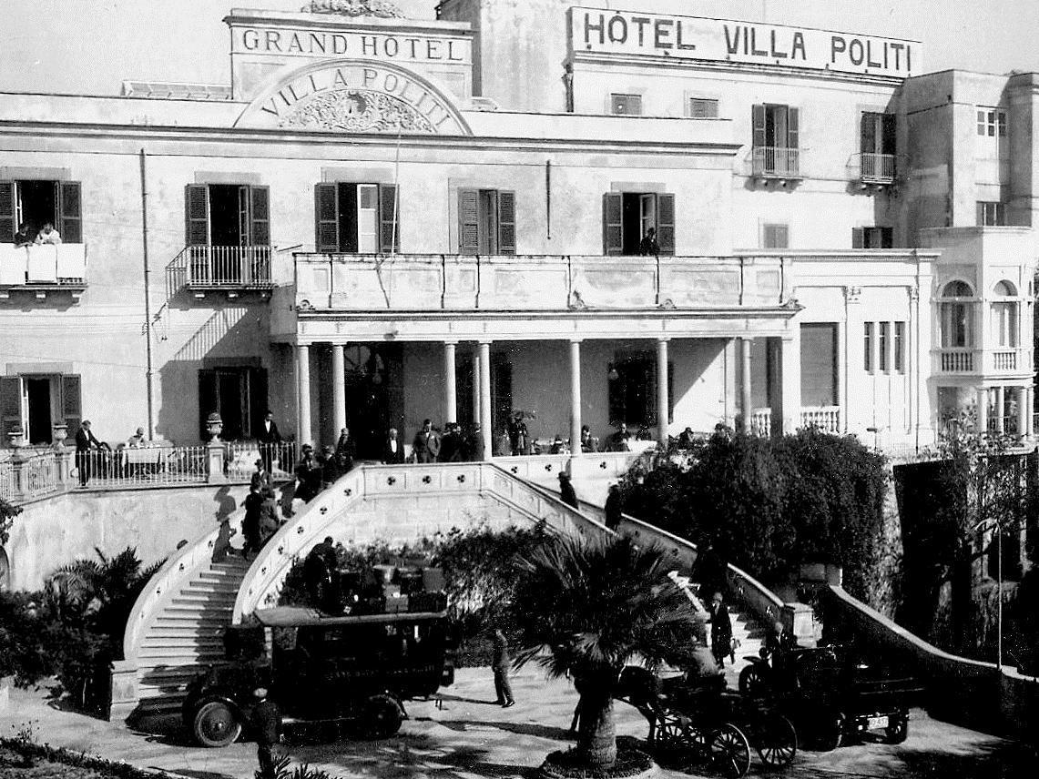 Ngoại cảnh khách sạn