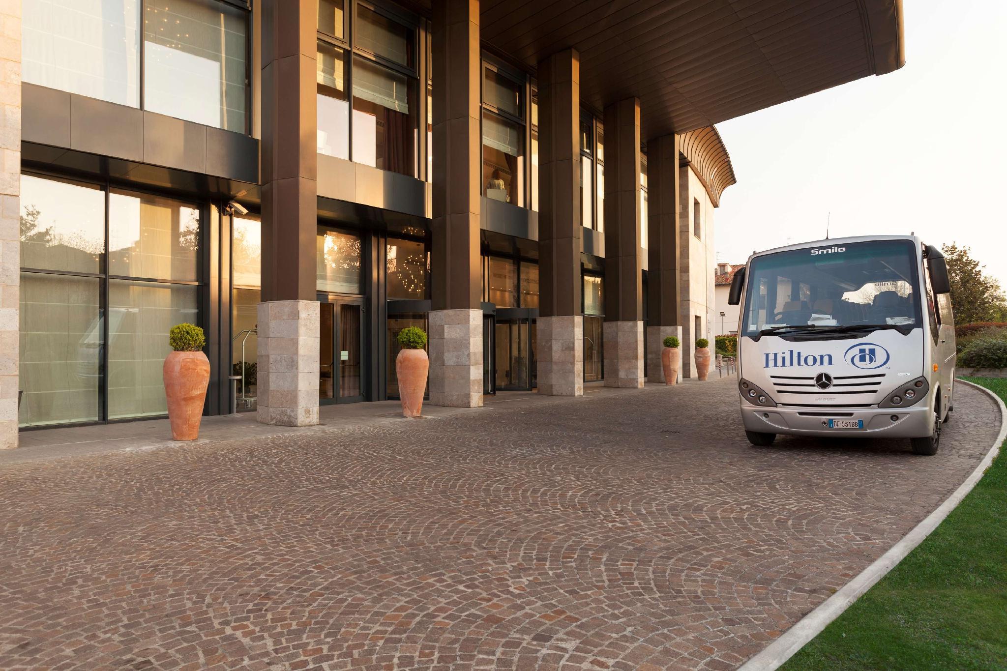 Ngoại cảnh khách sạn