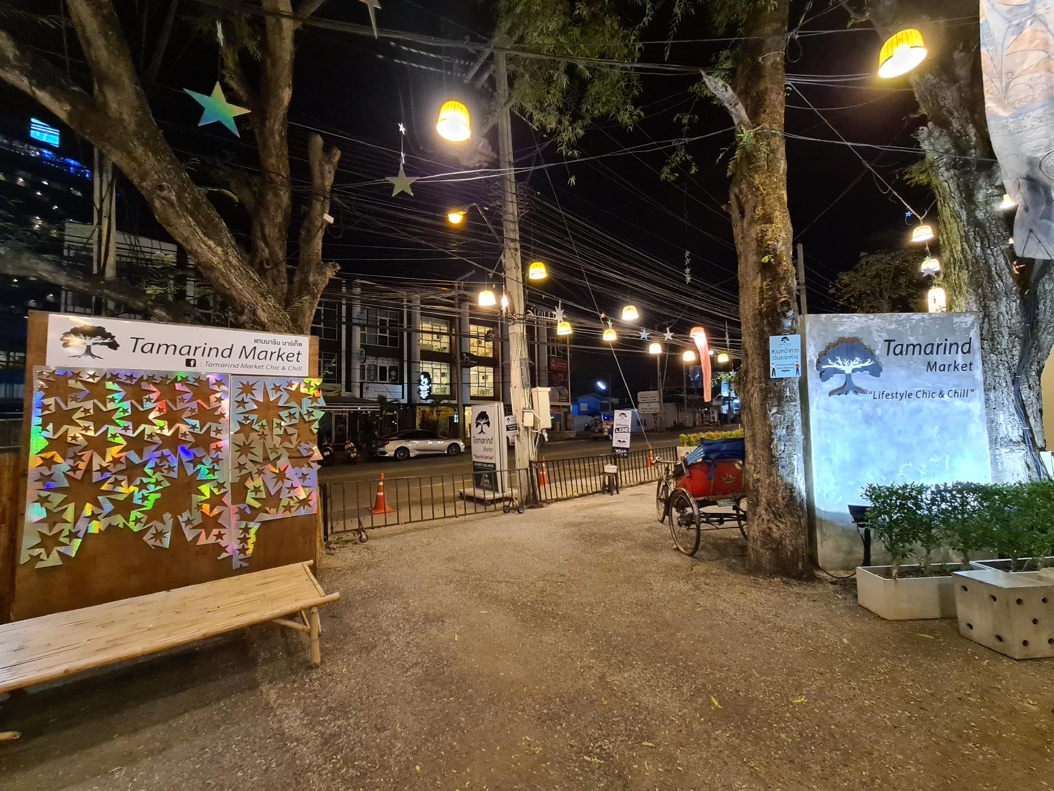 Khu vực xung quanh