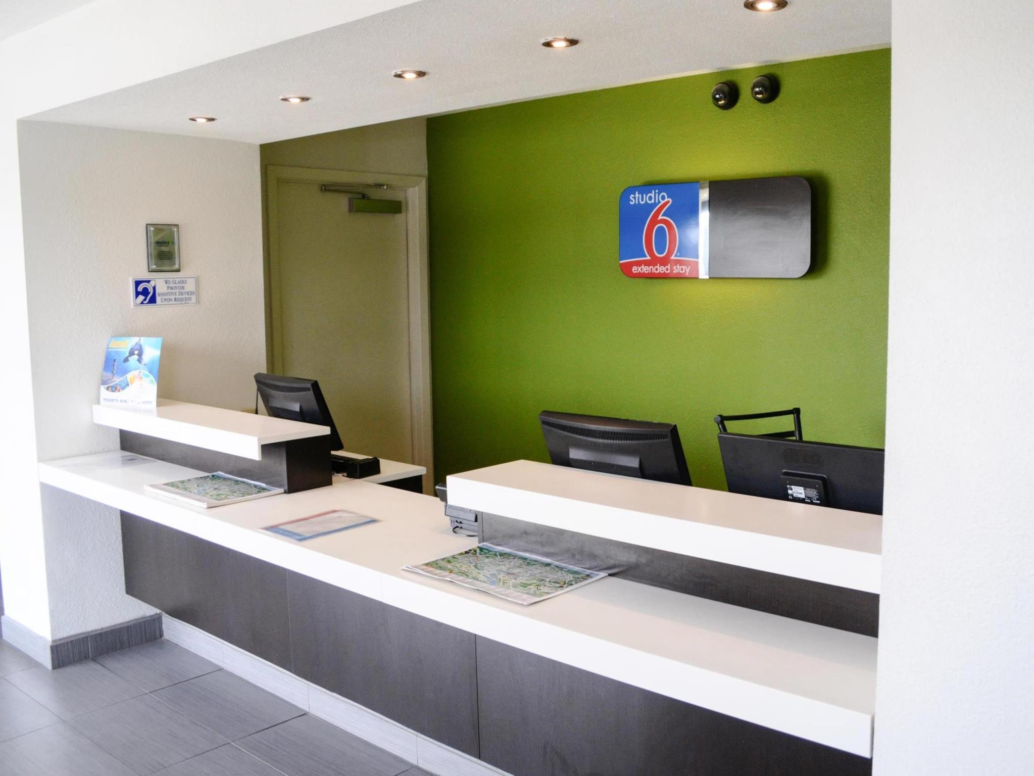 Trung tâm hội nghị