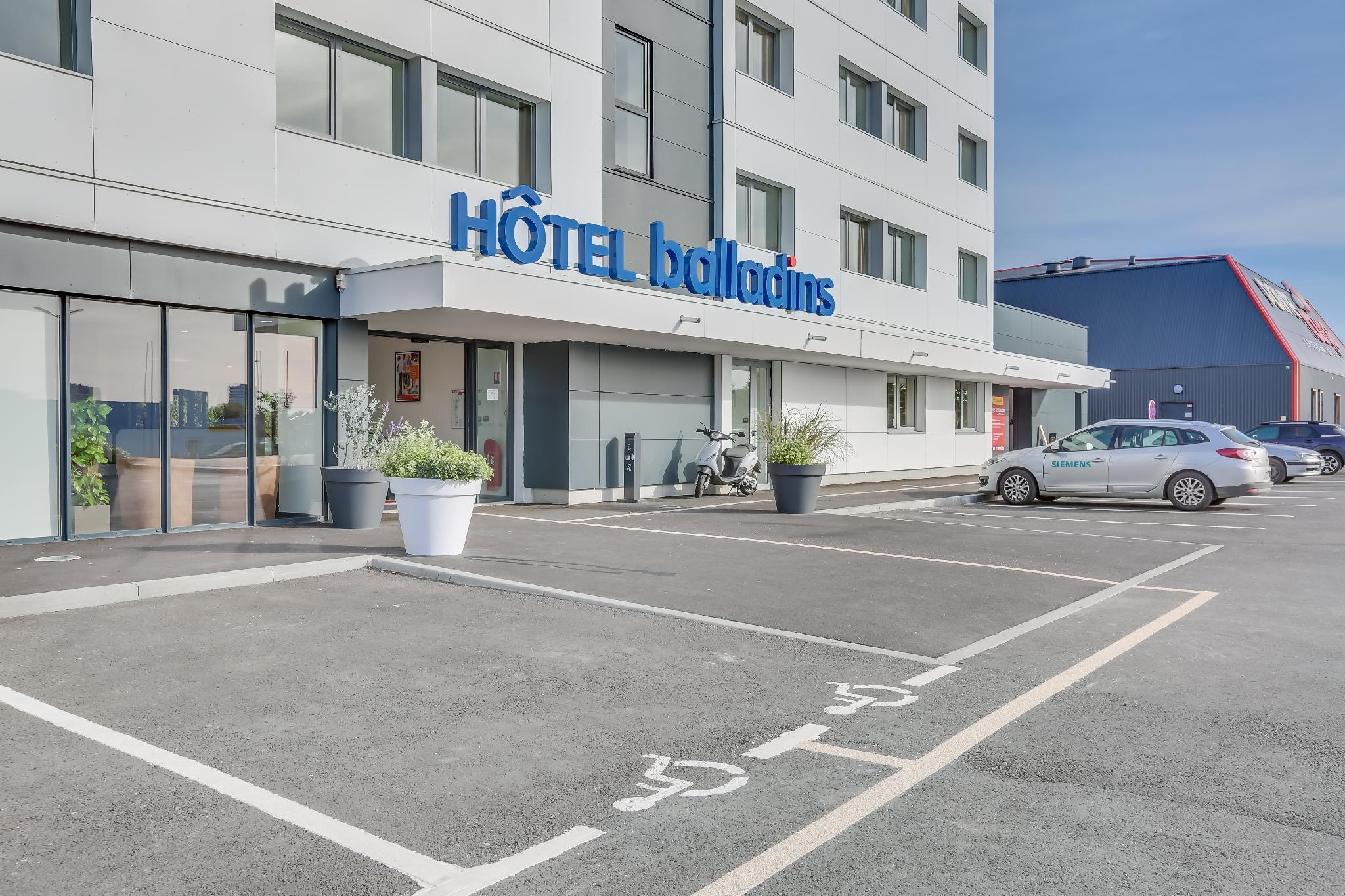 Ngoại cảnh khách sạn