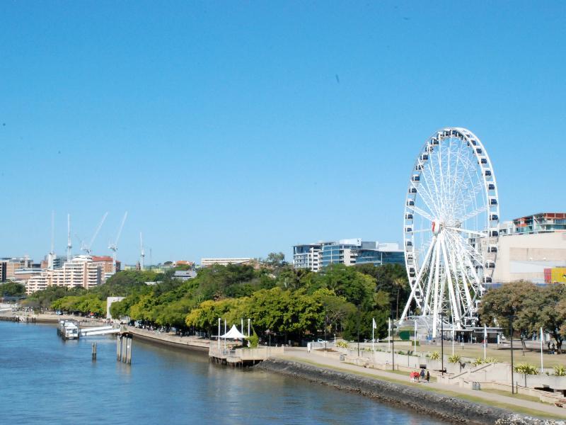 Nơi tham quan gần đây