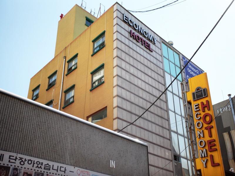 Ngoại cảnh khách sạn