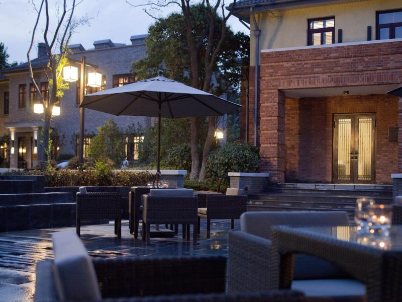 Ngoại cảnh khách sạn