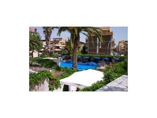 Ngoại cảnh khách sạn