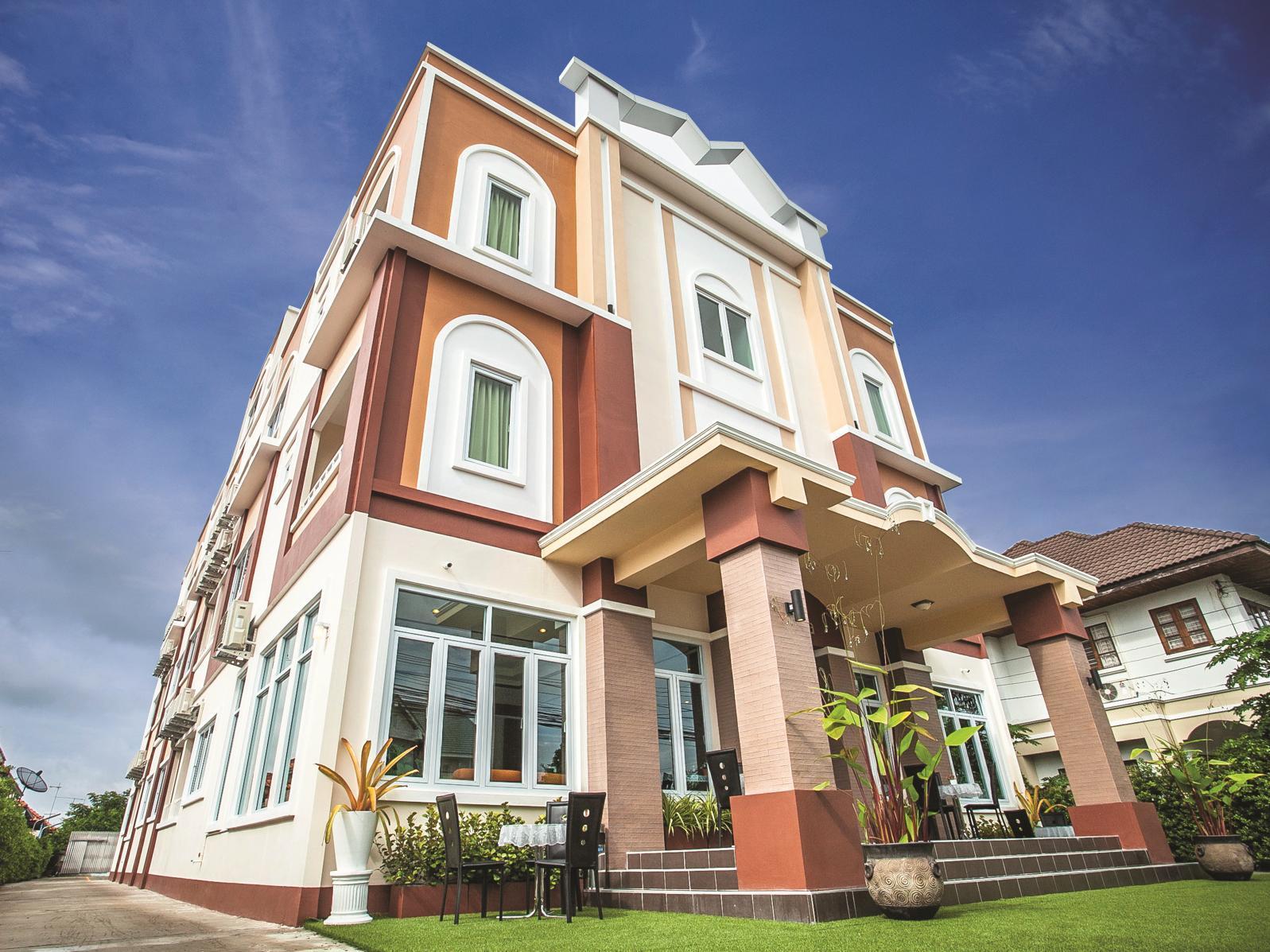 Ngoại cảnh khách sạn