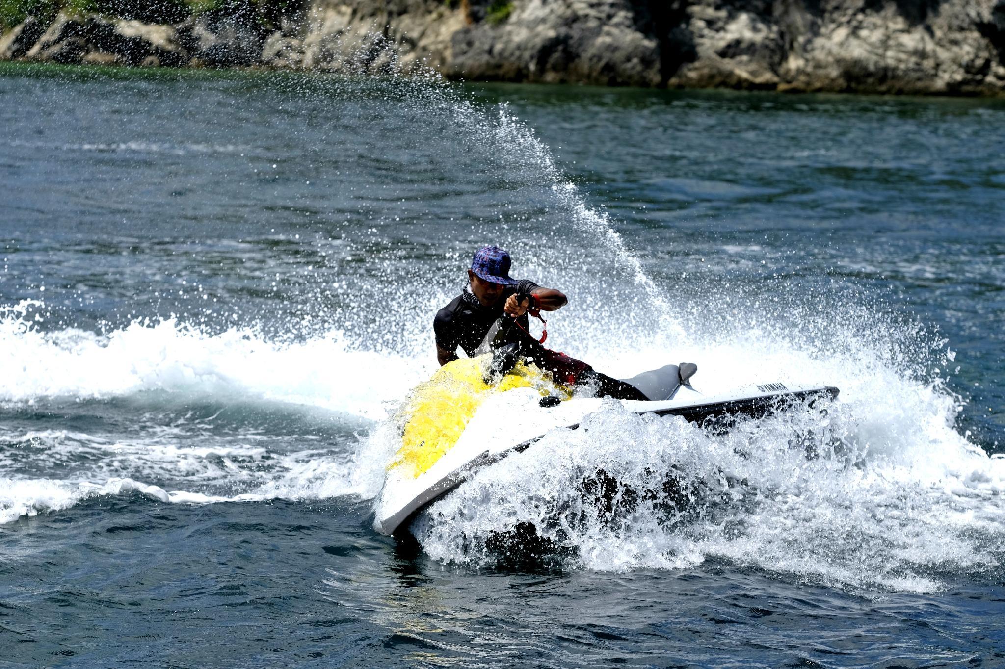 Các môn thể thao dưới nước (có động cơ)