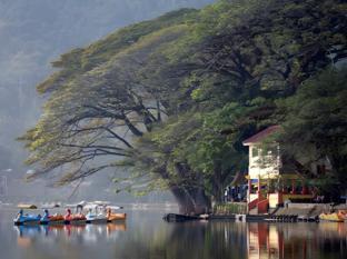 Nơi tham quan gần đây