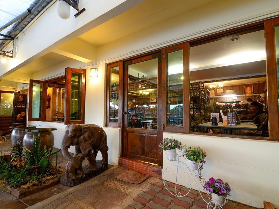 Ngoại cảnh khách sạn