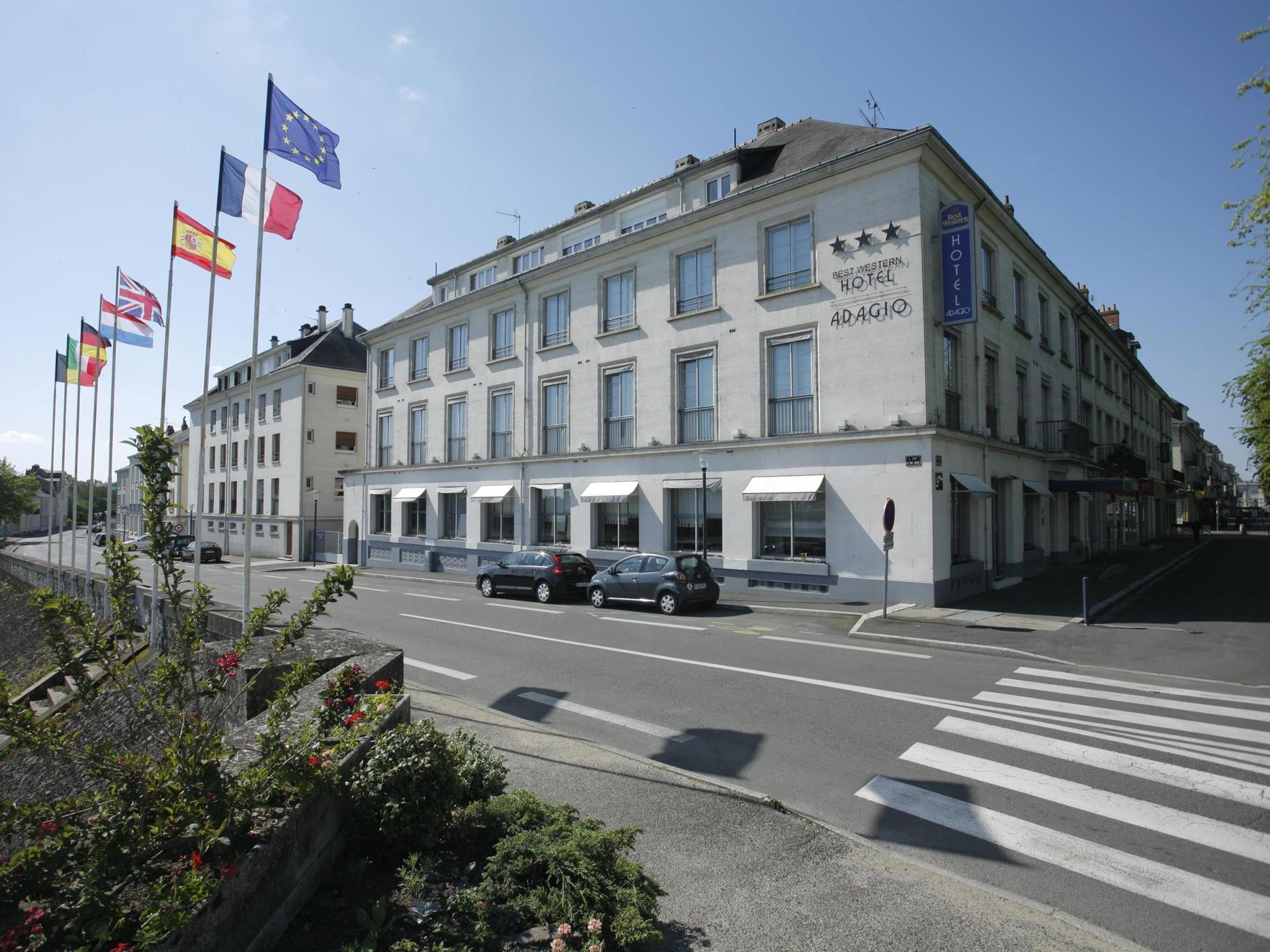 Ngoại cảnh khách sạn