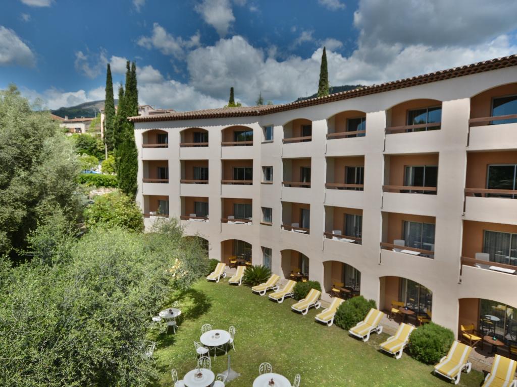 Ngoại cảnh khách sạn