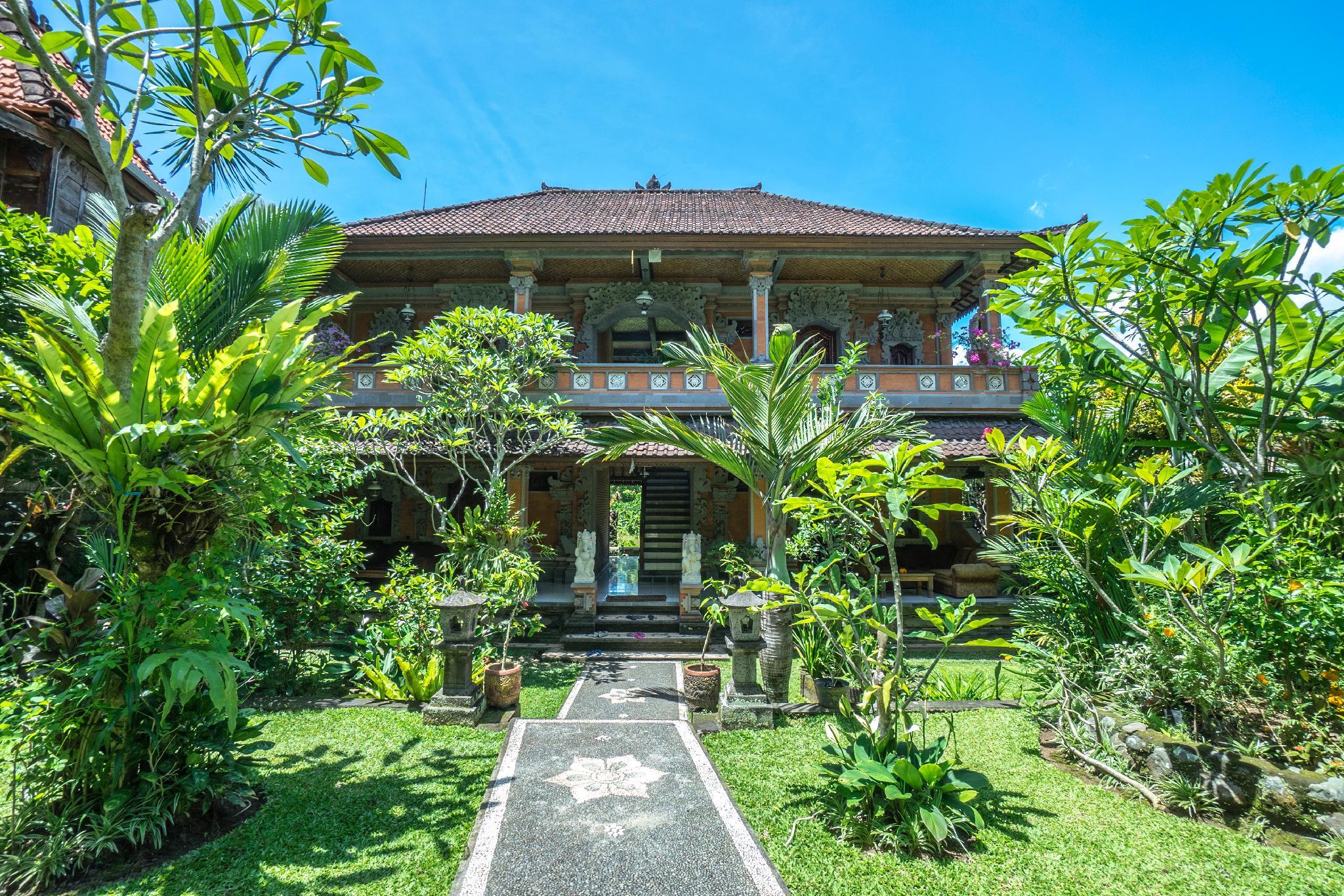 Ngoại cảnh khách sạn