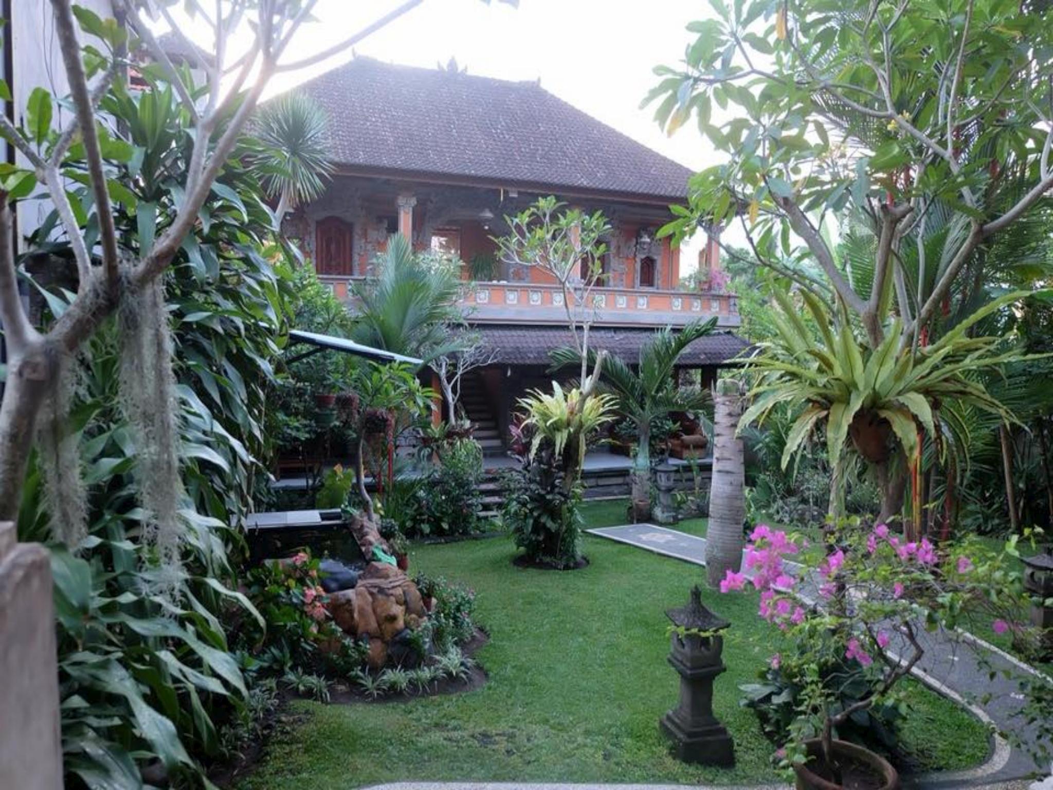 Ngoại cảnh khách sạn