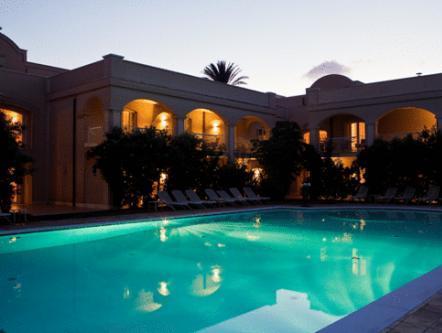 Khu vực xung quanh