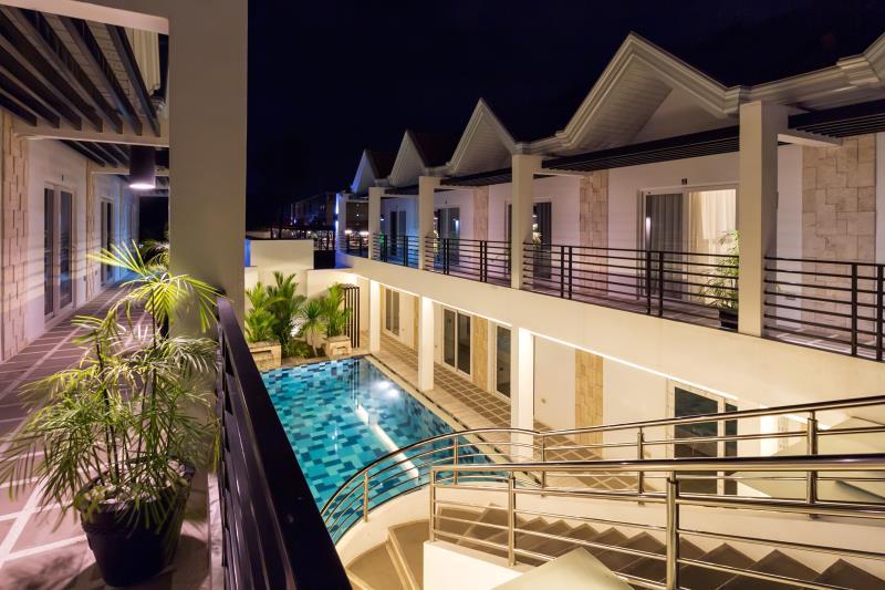 Khu vực xung quanh